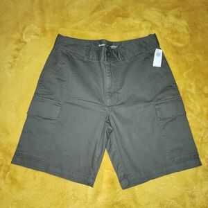 Old Navy Men's Lived In Straight Cargo Shorts Size 31 9" Inseam TWO PAIR!